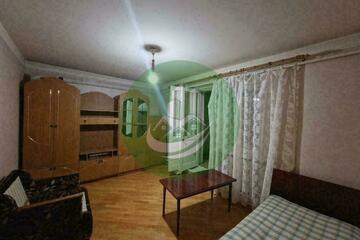 2-к квартира, 40 м², 2/3 эт.