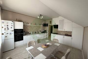 3-к квартира, 146 м², 4/4 эт.